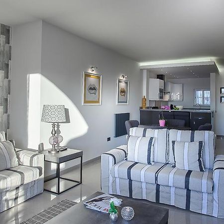 Waterside Village Luz Екстериор снимка